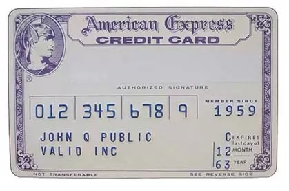 American Express primera tarjeta de crédito de plástico
